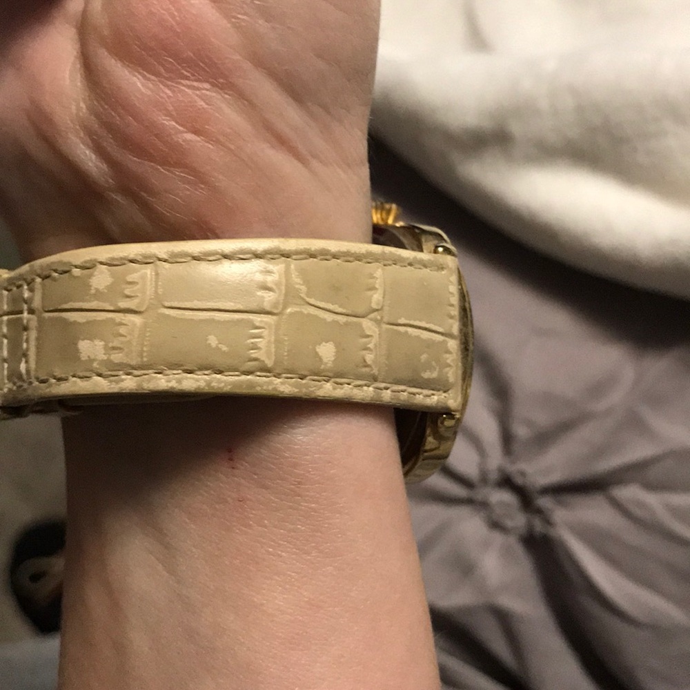 Premier Designs Watch - Picture 3 of 4